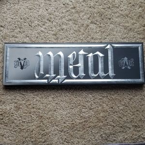 Kat Von D Metal Matte